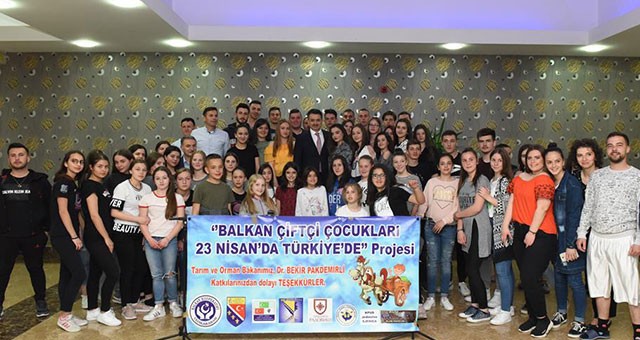 BAKAN PAKDEMİRLİ’DEN BALKAN ÇİFTÇİ ÇOCUKLARINA ZİYARET