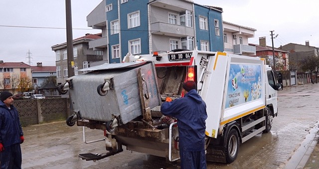 ERGENE’DE HER GÜN 60 TON ÇÖP TOPLANIYOR