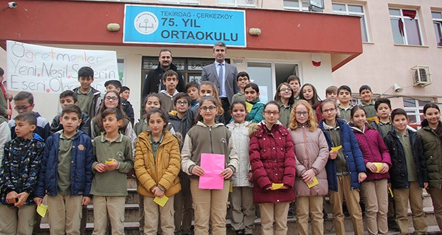 75. YIL ORTAOKULU’NDA ÖĞRETMENLER GÜNÜ SÜRPRİZİ