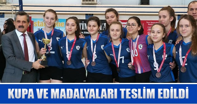 VOLEYBOL A KATEGORİSİ MÜSABAKALARI TAMAMLANDI