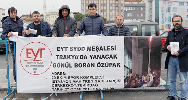 EYT’LİLER ‘BÜYÜK TRAKYA BULUŞMASI’ İÇİN BİLDİRİ DAĞITMAYA BAŞLADI