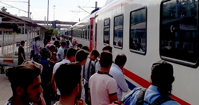 TREN İSTASYONU’NDA YOĞUNLUK BAYRAM BOYUNCA SÜRDÜ