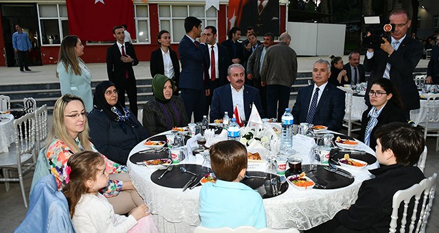 MECLİS BAŞKANI ŞENTOP TEKİRDAĞ’DA İFTARA KATILDI