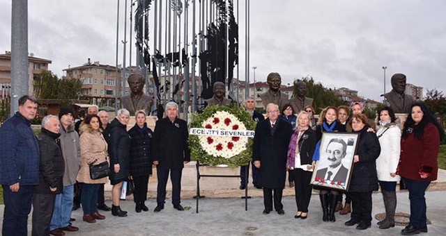 BAŞKAN ALBAYRAK ÇELENK SUNMA TÖRENİNE KATILDI