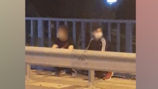 HASTANEDEN KAÇTILAR, YOLDA YÜRÜRKEN YAKALANDILAR