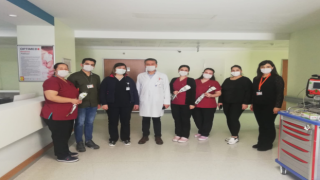 OPTİMED HASTANESİ’NDEN ÇALIŞANLARINA BEYAZ KARANFİL