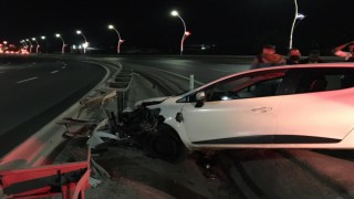 ALKOLLÜ SÜRÜCÜ BARİYERLERE ÇARPTI