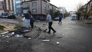 FIRTINA YIKTI GEÇTİ