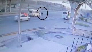 KIZILPINAR’DA OTOMOBİLİN ÇARPTIĞI ÖĞRENCİ 5 METRE SAVRULDU