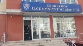 54 BİN LİRALIK OTOMOBİL LASTİĞİ ÇALAN HIRSIZLAR ÇERKEZKÖY’DE YAKALANDI