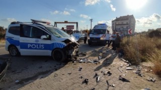 POLİS OTOSUNA ÇARPIP KAÇTI