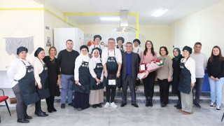 YEMEK YAPMA YARIŞINDA HÜNERLERİNİ SERGİLEDİLER