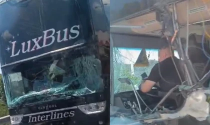 ÇATLAMIŞ CAMLI OTOBÜSÜYLE OTOBANDA KİMSEYE ALDIRIŞ ETMEDEN İLERLEDİ