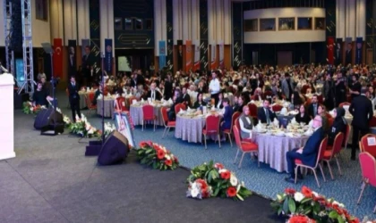 ÇALIŞMA VE SOSYAL GÜVENLİK BAKANI PROF. DR. VEDAT IŞIKHAN, TÜRK METAL SENDİKASI’NIN 30. KADIN İŞÇİLER BÜYÜK KURULTAYINA KATILDI