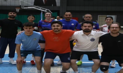 VOLEYBOL TURNUVASI BAŞLADI