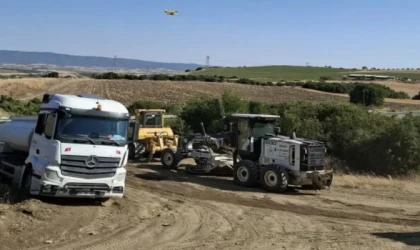 ÇERKEZKÖY BELEDİYESİ ŞARKÖY’DEKİ YANGIN SÖNDÜRME ÇALIŞMALARINA ÇEŞİTLİ ARAÇ DESTEĞİ VERDİ