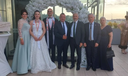 Kuş ve Özcan Ailelerinin Mutlu Günü