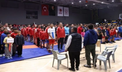 KAPAKLI, TRAKYA CUMHURİYET KUPASI GÜREŞ TURNUVASINA EV SAHİPLİĞİ YAPTI