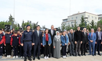 ŞEHİT KOMİSER YARDIMCISI ERDEM UÇAR, KABRİ BAŞINDA ANILDI