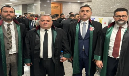 SİYASETÇİLERE ELEŞTİRİ HAKKI DAVALARLA GÜNDEMDE