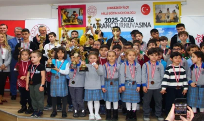 ÇERKEZKÖY’DE TSF İŞ BİRLİĞİYLE İLK SATRANÇ TURNUVASI DÜZENLENDİ