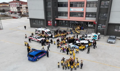 KAPAKLI’DA “SAĞLIKLI ÇOCUK, SAĞLIKLI GELECEK” PROGRAMI YOĞUN KATILIMLA GERÇEKLEŞTİRİLDİ