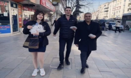 ÇERKEZKÖY’DE İYİ PARTİ’DEN 8 MART ETKİNLİĞİ: MARTENİÇKA DAĞITILDI