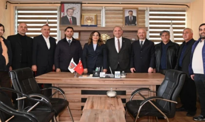 TEKİRDAĞ BÜYÜKŞEHİR BELEDİYE BAŞKANI DR. CANDAN YÜCEER, SERVİSÇİLER ODASI VE PAZARCILAR DERNEĞİ’Nİ ZİYARET ETTİ