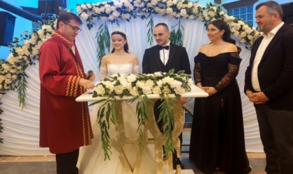 AYKAÇ VE İNCİ AİLELERİNİN MUTLU GÜNÜ