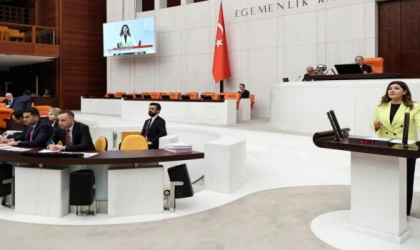 “PATRON DEVLETTEN BÜYÜK MÜ?” SELCAN TAŞÇI’DAN MECLİS’TE SERT ÇIKIŞ