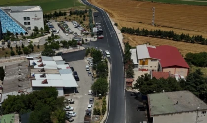MALKARA'NIN 3 BÜYÜK CADDESİNE 8 BİN TONLUK MODERN DOKUNUŞ!