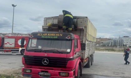 Pazar alanında ki yangın paniğe neden oldu