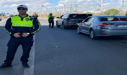 Trafik Ekiplerinden Viyadük Altında Denetim